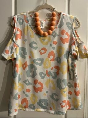 Cold-Shoulder Pastel Leopard Print Blouse - White / Multi